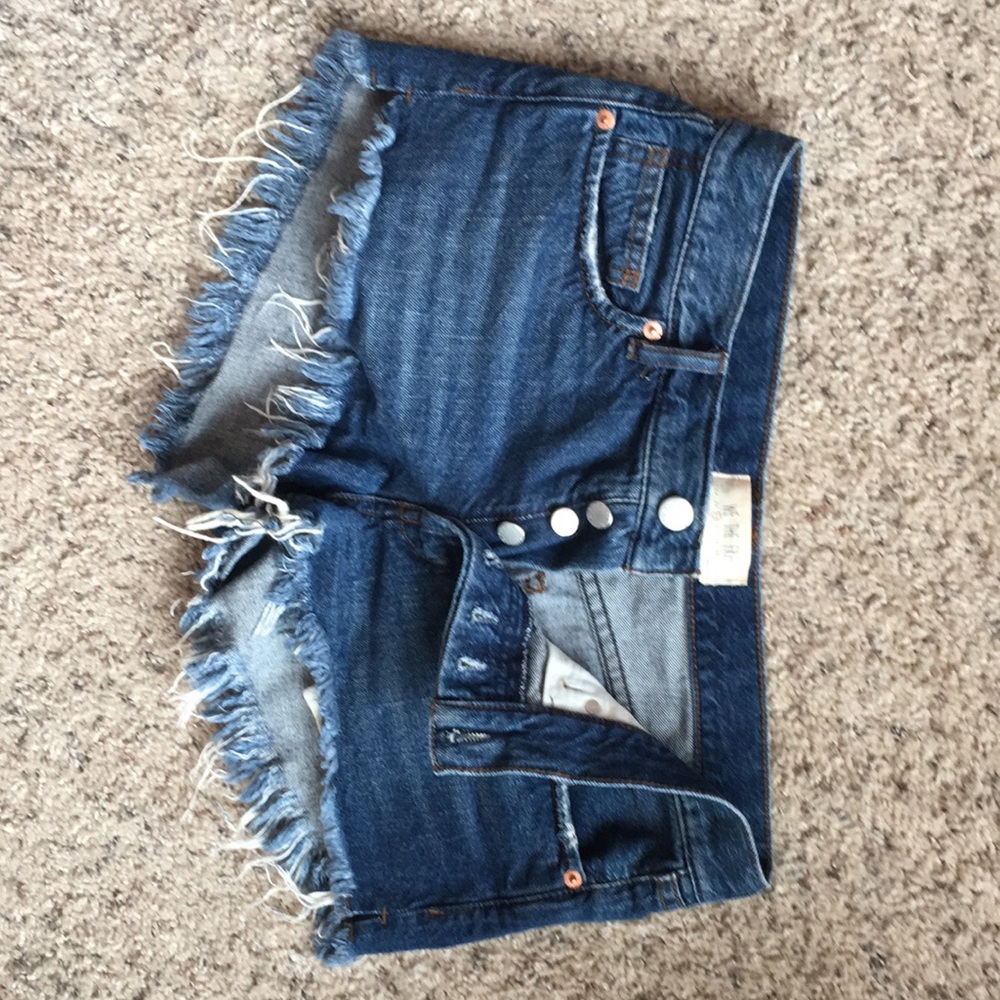 Free People short jean shorts 🌺🌞🌿🌻